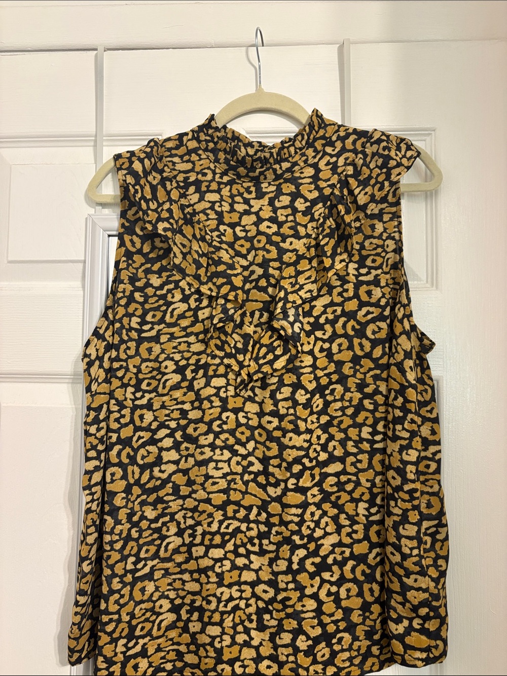 Who What Wear Black & Mustard Leopard Print Ruffle Mock-Neck Tank PtP 24 1/2 in